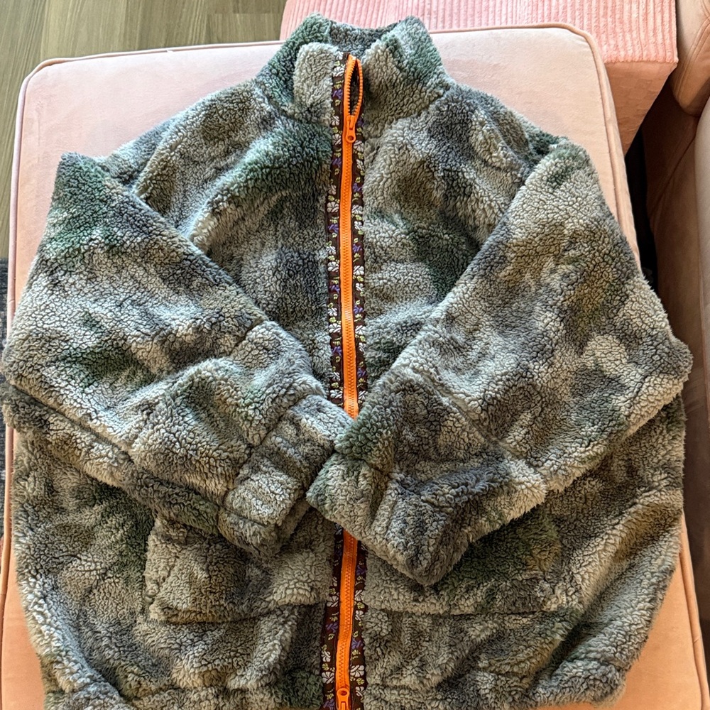 BDG Mae Printed Piled Fleece Zip-Up Jacket in a green/grey camo pattern